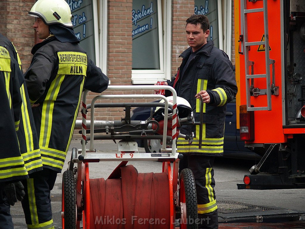 Kuechenbrand Koeln Holweide Bergisch Gladbacherstr P73.JPG